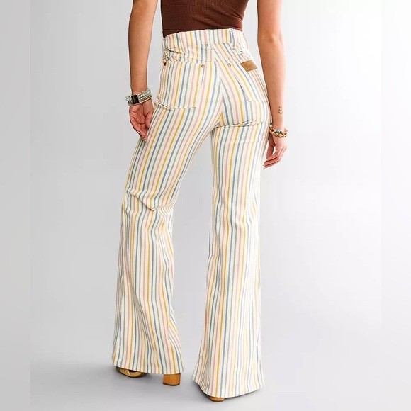 [Wrangler] NWT Wanderer High Rise Flare Jeans in Rainbow Stripe Size 27/32 - Picture 3 of 11